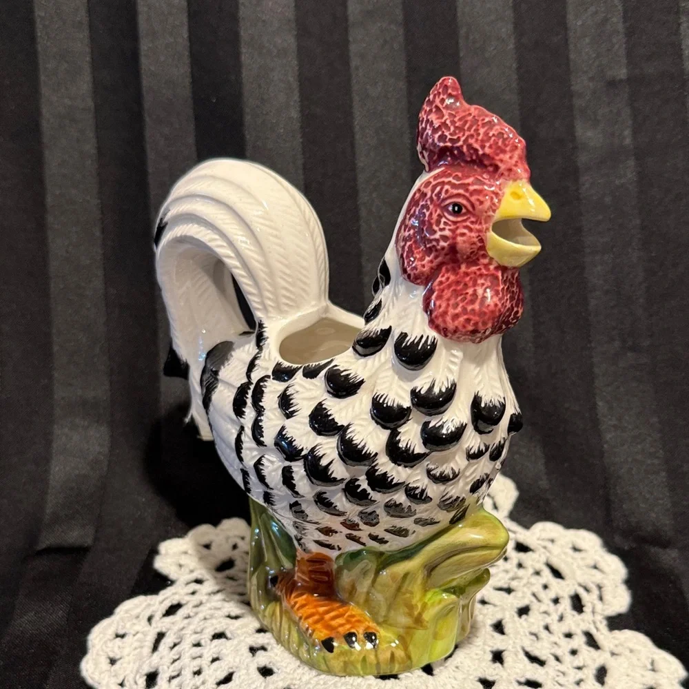 Realistic Looking Vintage Ceramic Rooster Creamer or Planter - Picture 15 of 16